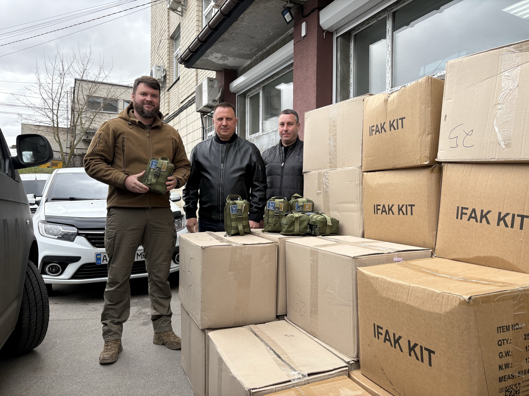 Життєво важлива допомога: 1500 аптечок IFAK передано Третьому армійському корпусу