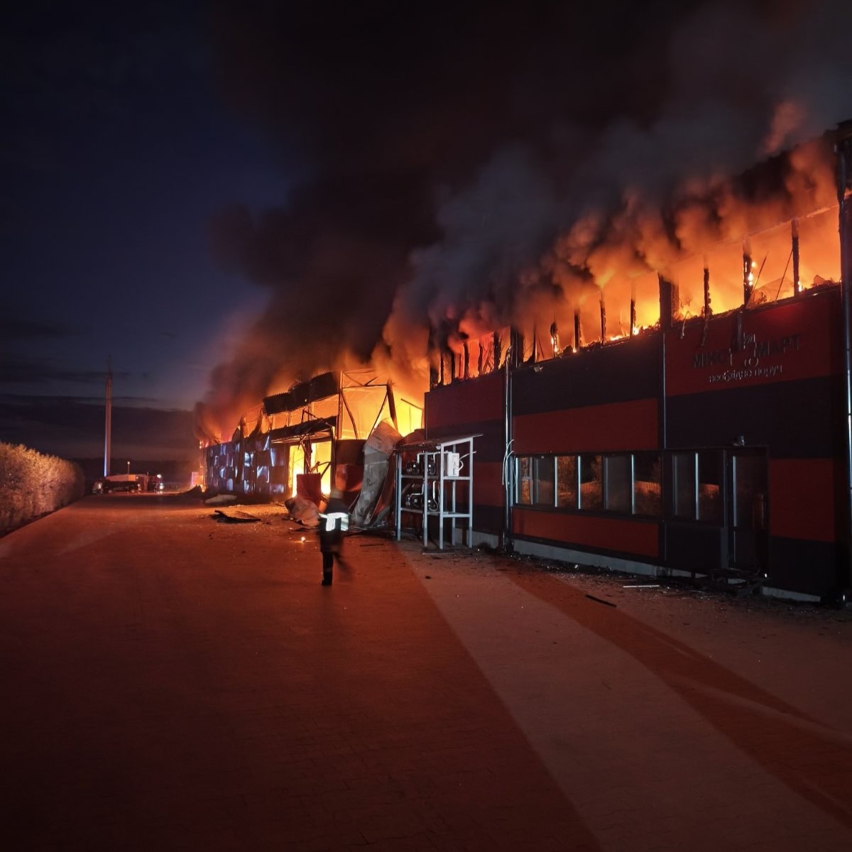 Ліквідація наслідків ворожої атаки: у Білогородській громаді фіксують пошкодження та допомагають постраждалим мешканцям